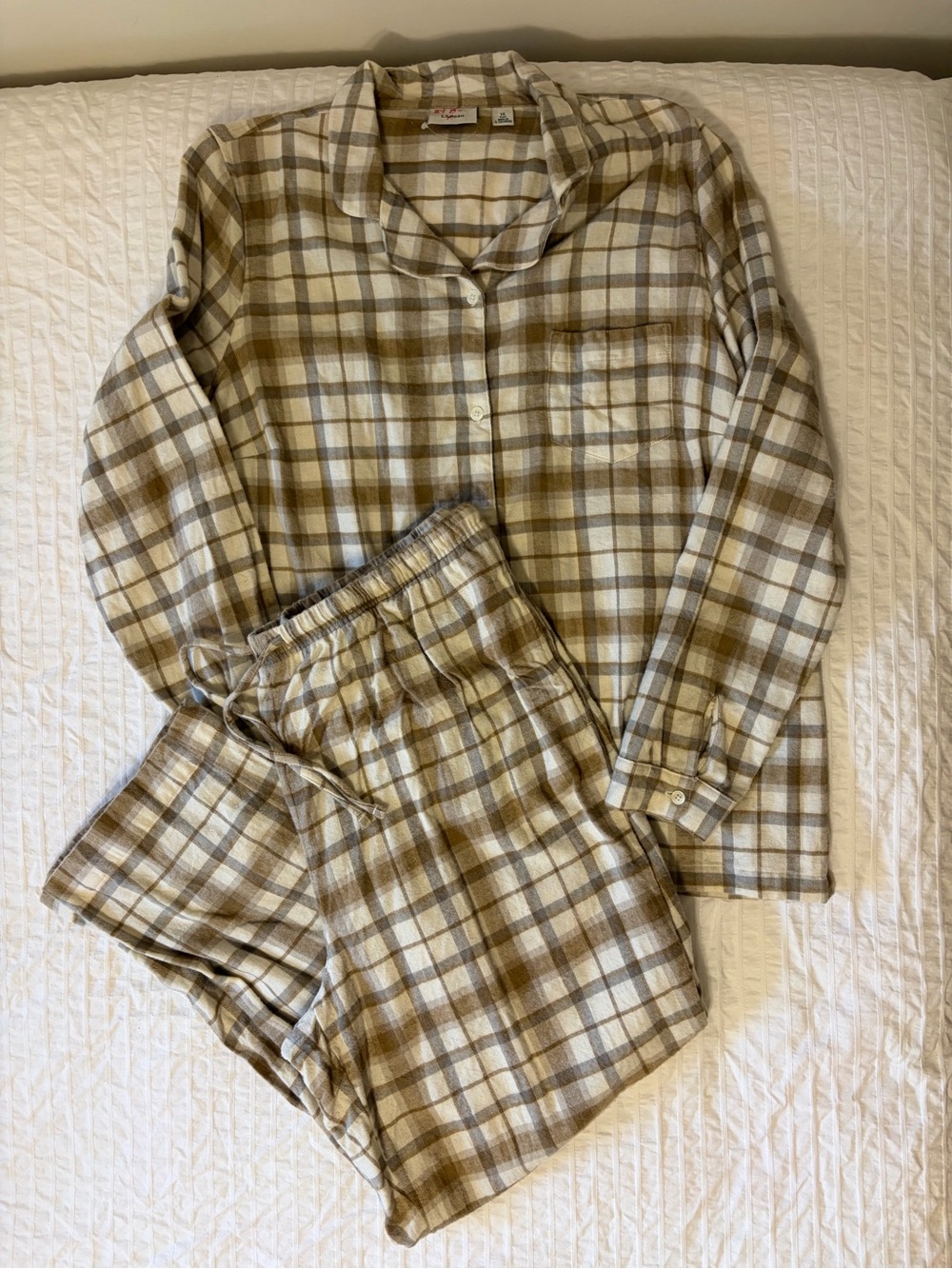 L.L. BEAN - Women's size 1X Scotch Plaid Flannel Pajamas